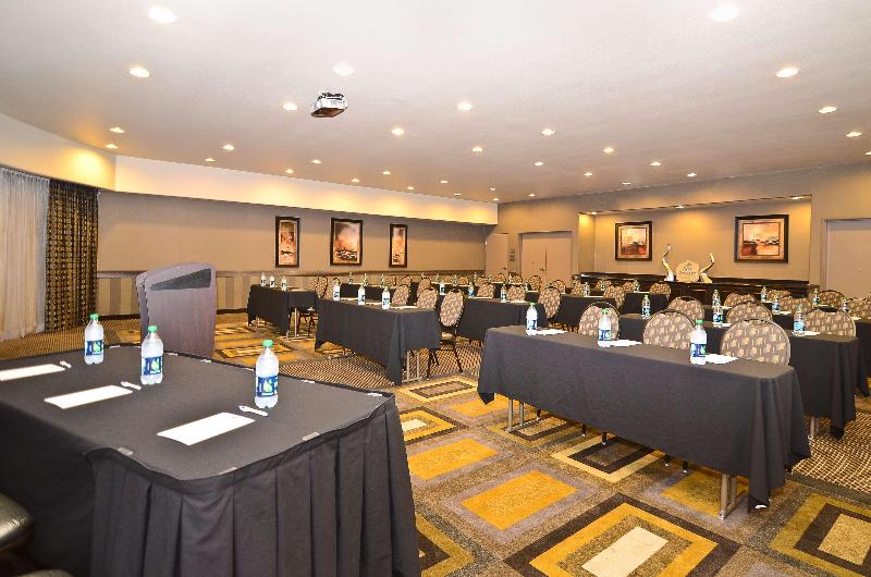 בית מלון כפרי Best Western Premier Crown Chase Inn & Suites