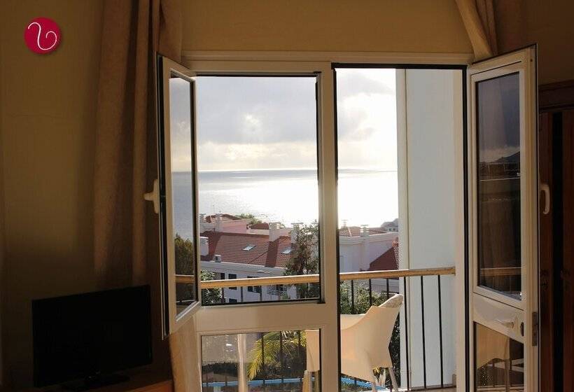 هتل Guesthouse Vila Lusitania
