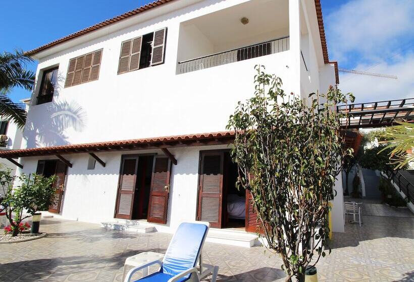 هتل Guesthouse Vila Lusitania
