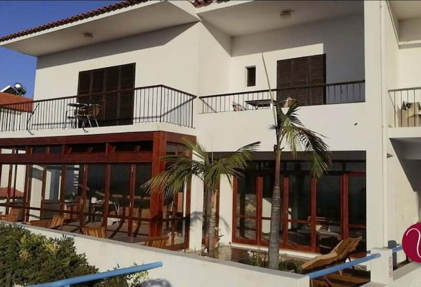 هتل Guesthouse Vila Lusitania