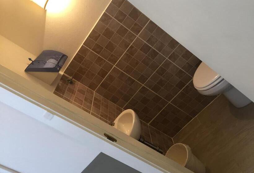 هتل Nella