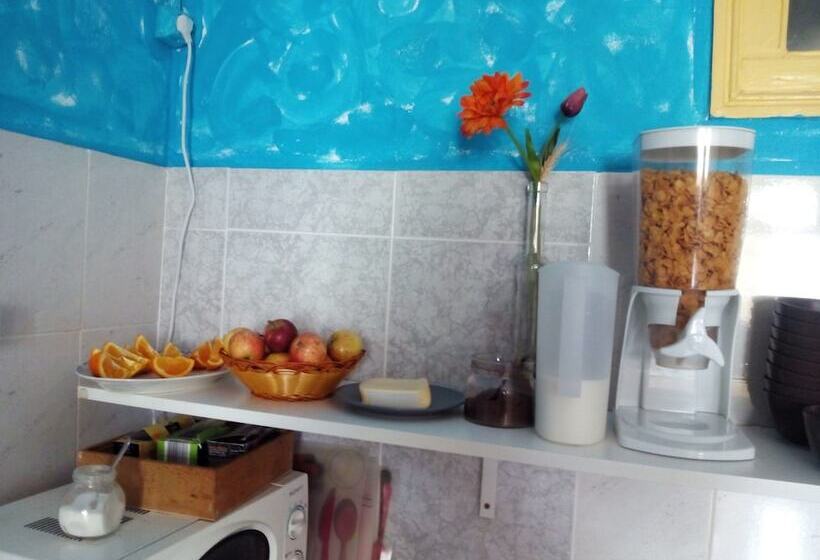 هتل Refuge In Santa Marta Hostel