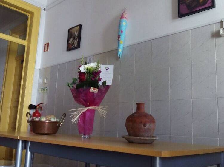 هتل Refuge In Santa Marta Hostel