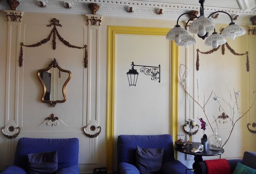 هتل Refuge In Santa Marta Hostel