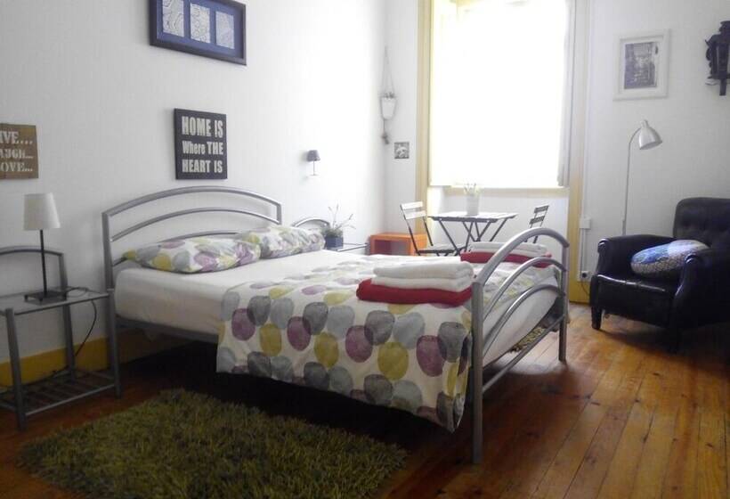 هتل Refuge In Santa Marta Hostel