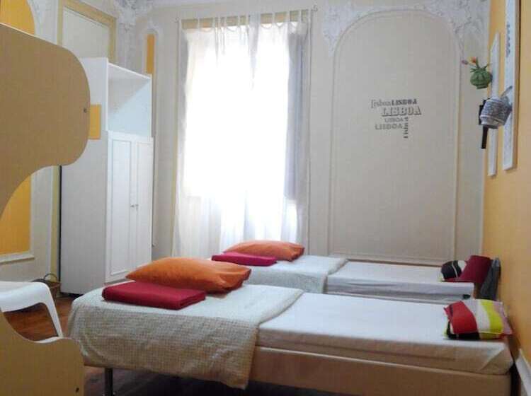 هتل Refuge In Santa Marta Hostel