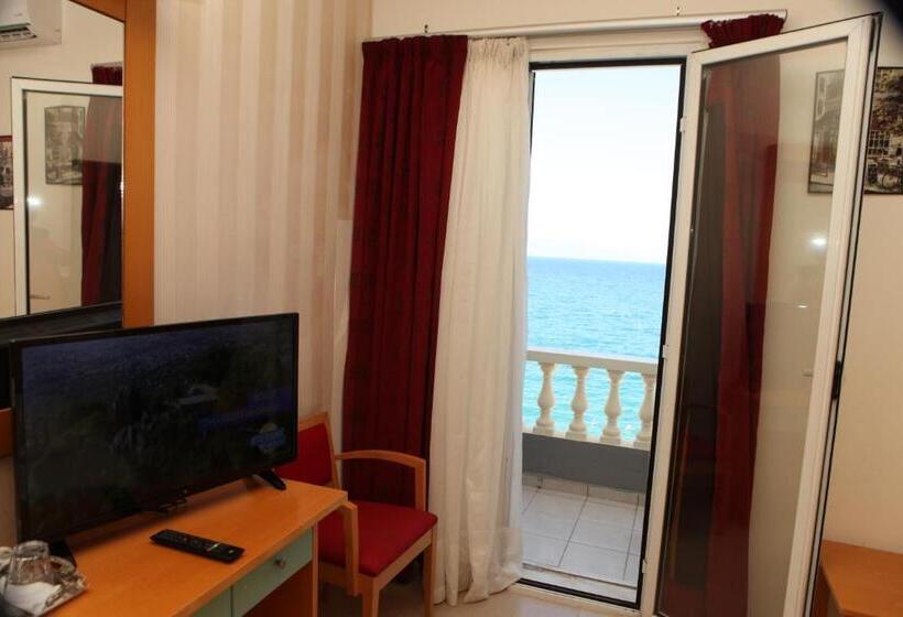 هتل Mantas Seaside Boutique