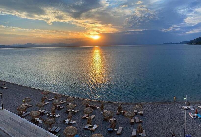 هتل Mantas Seaside Boutique