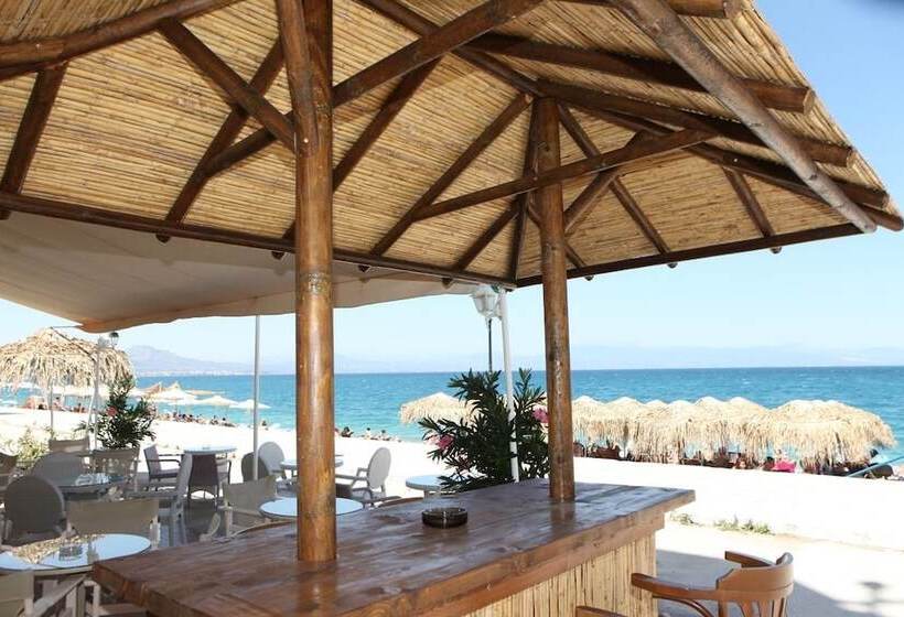 هتل Mantas Seaside Boutique