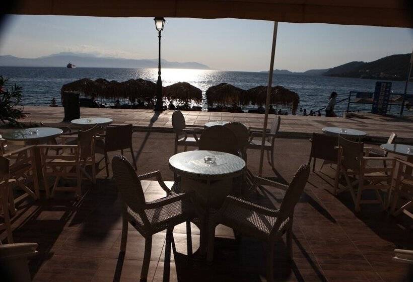 هتل Mantas Seaside Boutique