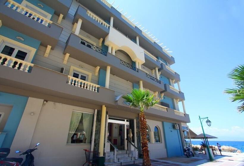 هتل Mantas Seaside Boutique