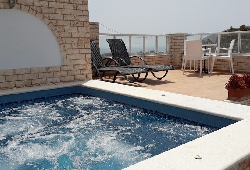 هتل Villa Roussa