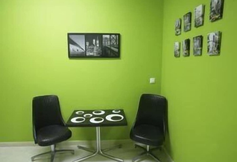 مسافرخانه Safestay Calpe Seafront