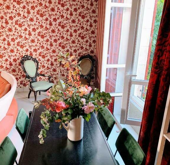 住宿加早餐  Chateau De La Combe Suites