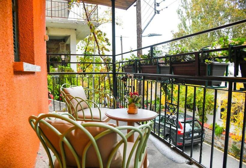 تختخواب و صبحانه Sophias Cottage