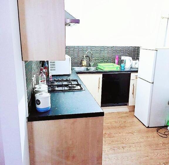 پانسیون Cosyroom Close To University Of Bradford And City Centre