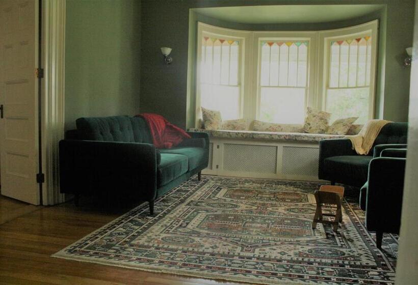 Franklin Manor Bed And Breakfast