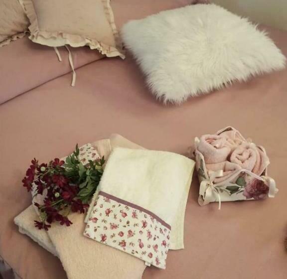 تختخواب و صبحانه Bb Lady
