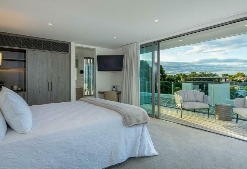 پانسیون Elements Of Castor Bay