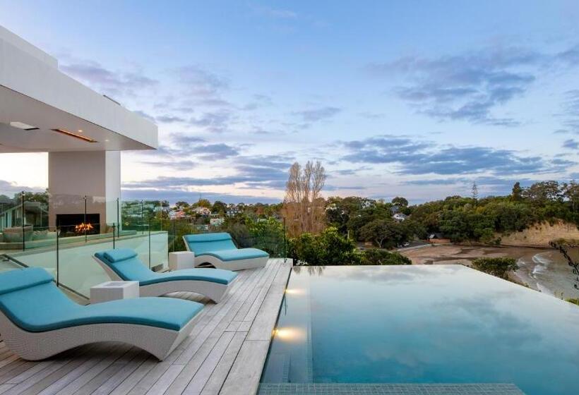 پانسیون Elements Of Castor Bay