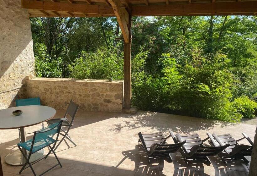 مبيت وإفطار Chez Sophie  Chambres D’hôtes, Gîte Et Gîte équestre