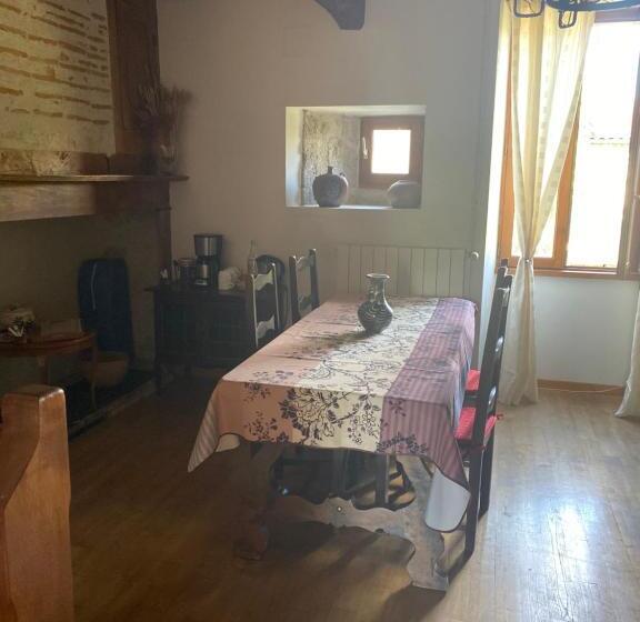 مبيت وإفطار Chez Sophie  Chambres D’hôtes, Gîte Et Gîte équestre