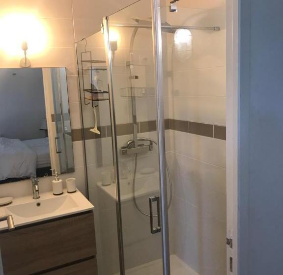 ベッドアンドブレックファースト L Ostalada