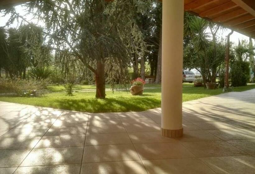 مبيت وإفطار Villa Lucilla