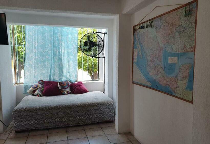پانسیون Nómadas Hostel