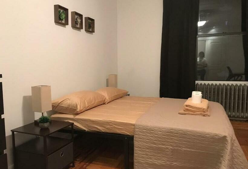 فندق صغير Upper Manhattan Bedrooms
