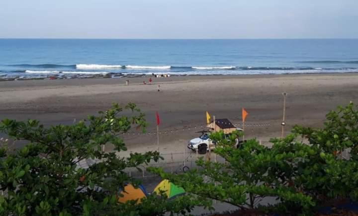 تختخواب و صبحانه Cristina Beachfront Cottages