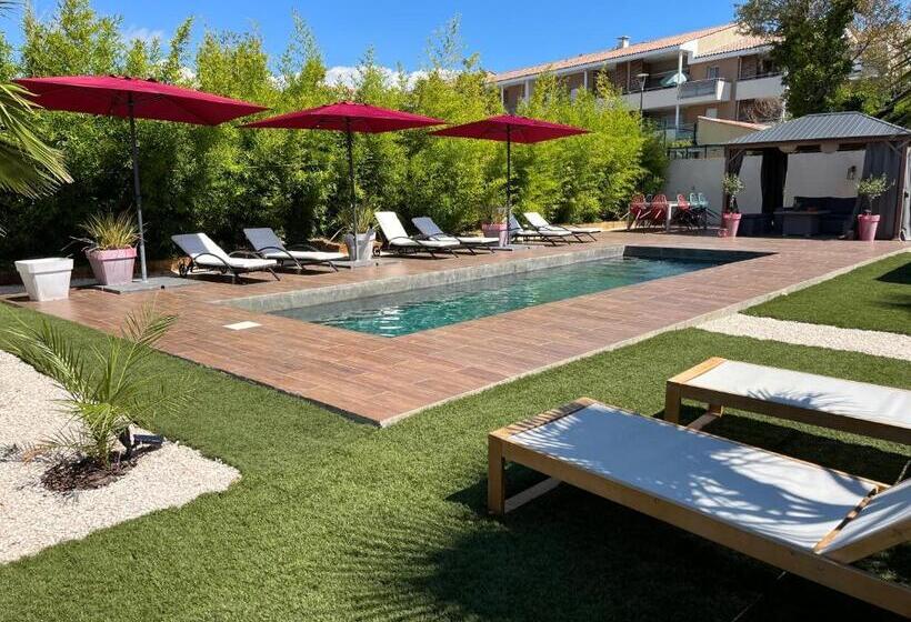 تختخواب و صبحانه O Deux Cèdres