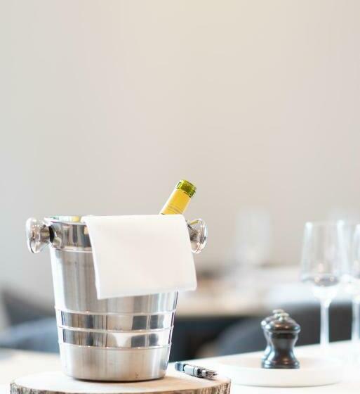 تختخواب و صبحانه Villa Les érables Restaurant Linea