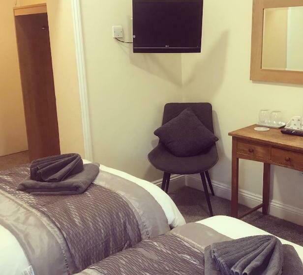 فندق على الطريق The Swan Inn Newport