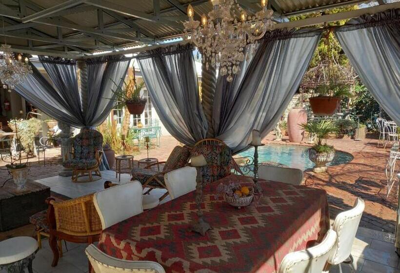 پانسیون Michaelangelo Guest House