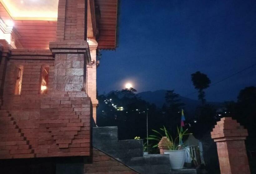 پانسیون Villa Pringgitan