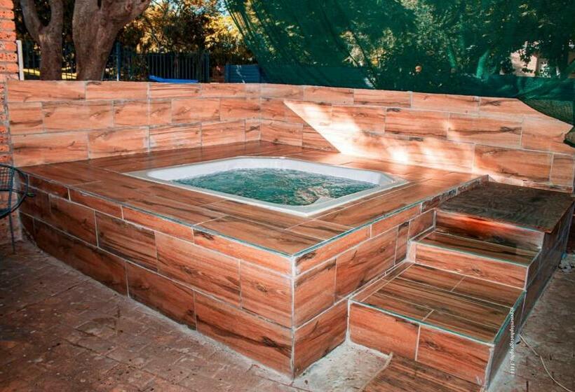 مبيت وإفطار Warmbaths Thai Spa And Guest House