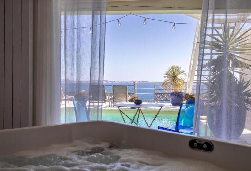 پانسیون Les Suites Love 1 Spa Vue Mer Piscine