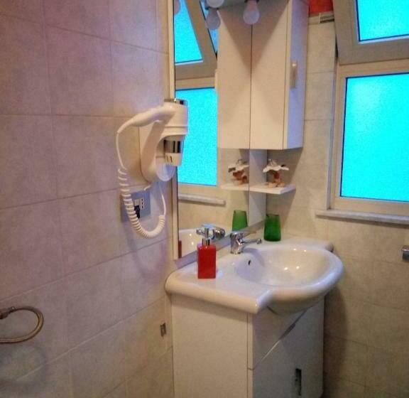 هاستل Private Room Stanza Privata With Private Bathroom   Shared Kitchen And Beautiful Terrace On Taormina
