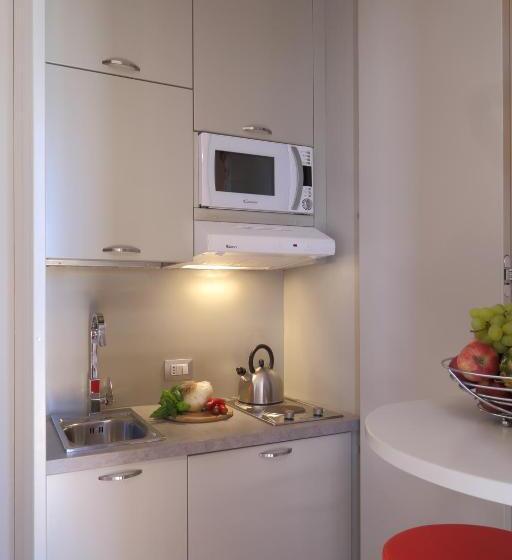 تختخواب و صبحانه Isoco Guest House