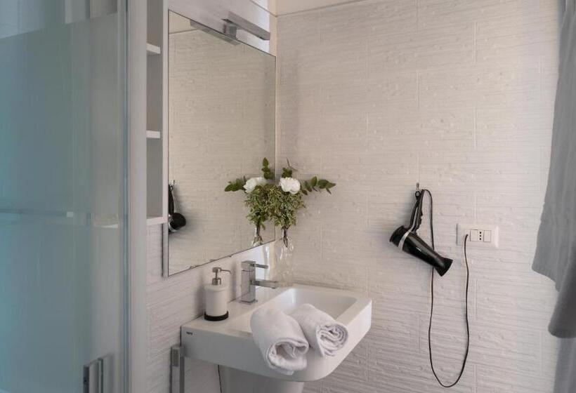 تختخواب و صبحانه Isoco Guest House