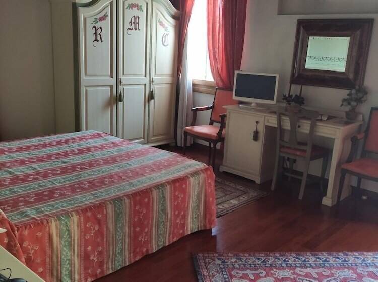 تختخواب و صبحانه Residence Meuble' Cortina