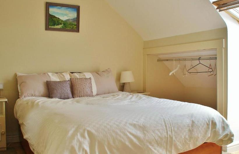 مبيت وإفطار Strand S End House