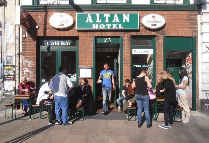 هتل Altan