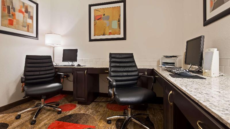 Отель Best Western Plus Eagleridge Inn & Suites