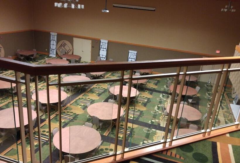 호텔 Best Western Plus Rose City Conference Center Inn