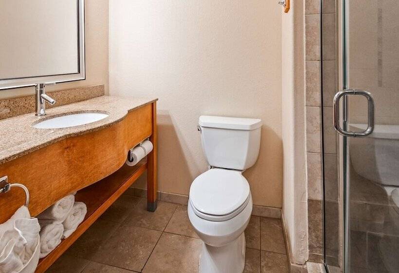 호텔 Best Western Plus Rose City Conference Center Inn