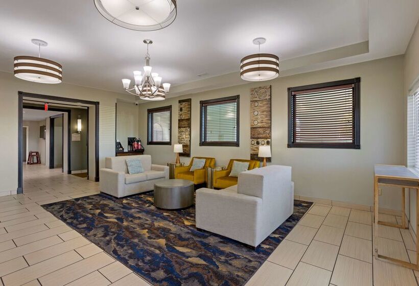 Отель Best Western Plus Searcy Inn