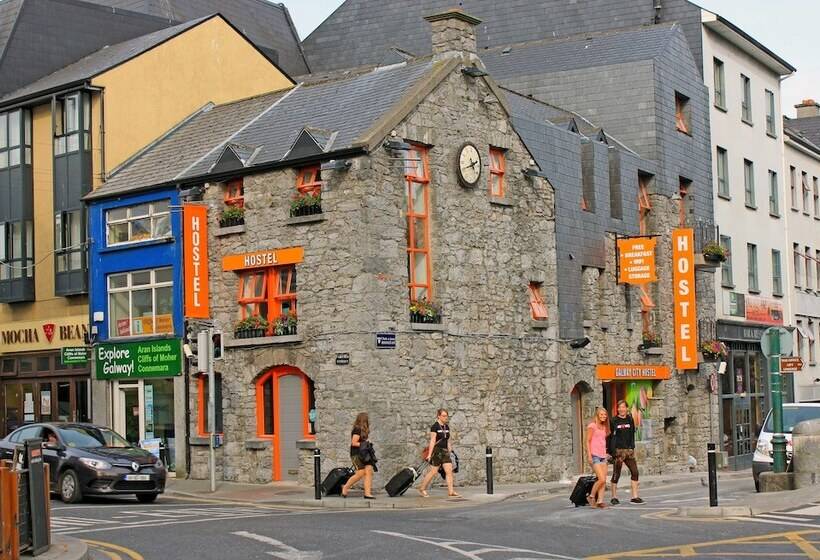 هتل Galway City Hostel   Solo Traveller Hostel