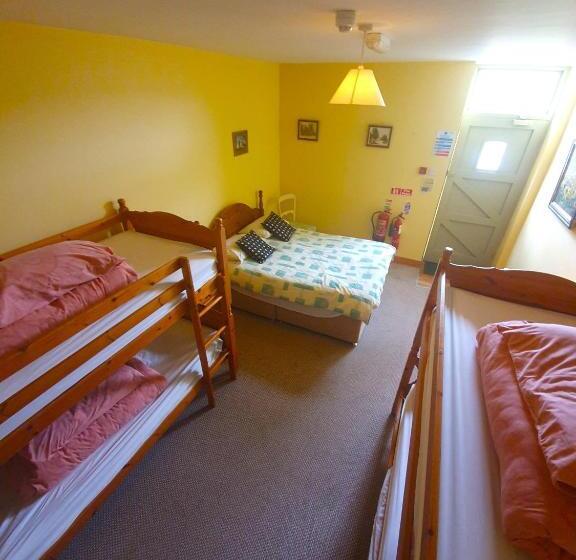 هتل Slane Farm Hostel, Cottages And Camping